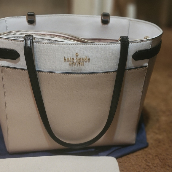 Kate spade purse - Picture 2 of 9